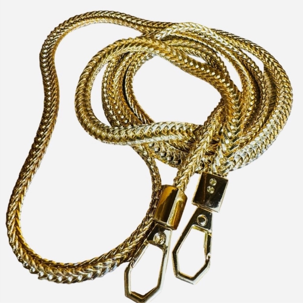 Gold Chain Strap with Clasp
Brand new bag chain. 47.3”